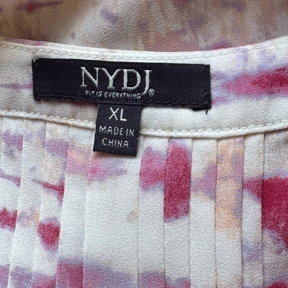 NWOT NYDJ Sleeveless Pintuck Blouse - Picture 14 of 16